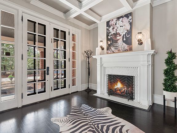 2nd image of 1503 Elm St.