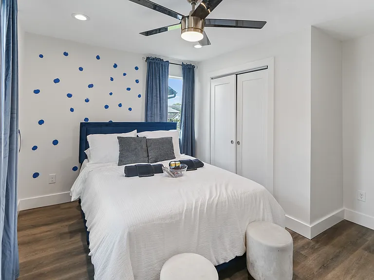 2615 Rosewood St — Photo 14