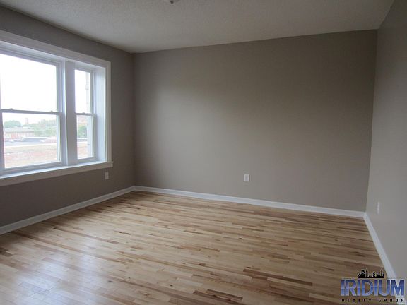 5th image of 432 Central Ave