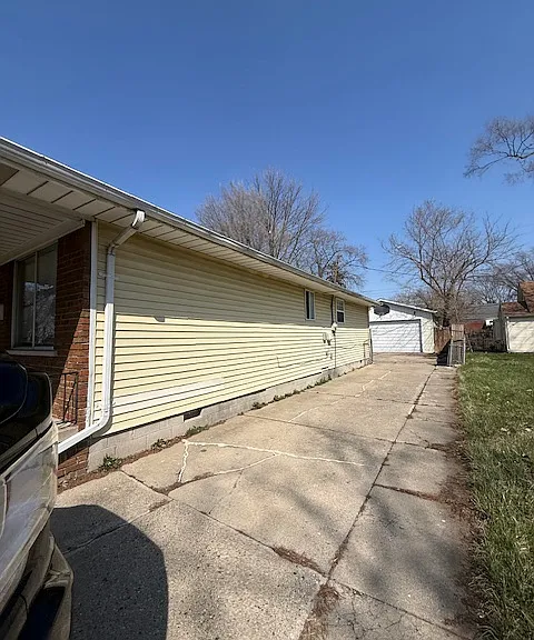 22820 Beechwood Ave — Photo 4