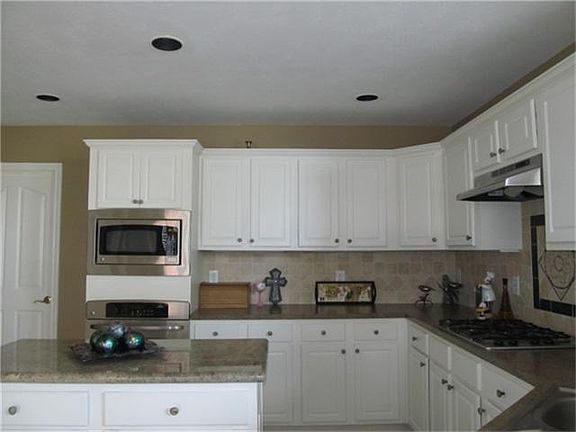 5th image of 110 Summer Breeze Dr
