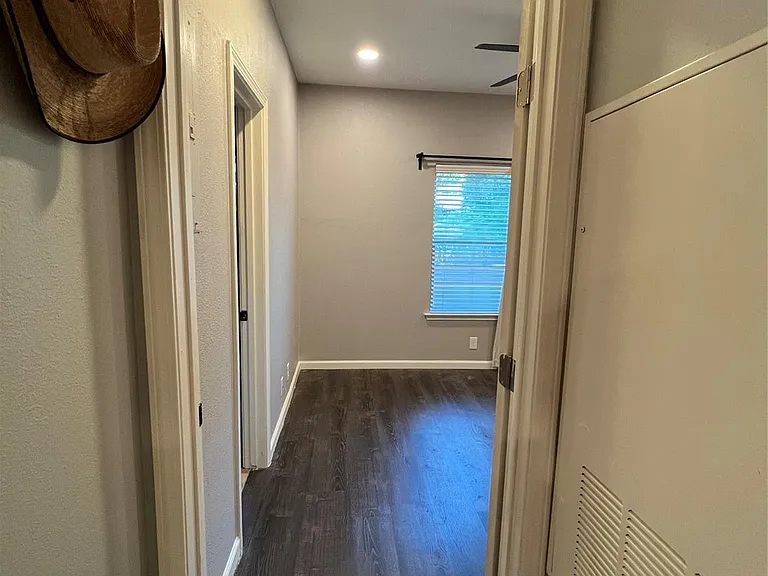 2414 Longview St #202 — Photo 9