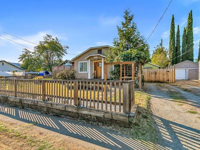 821 W 2nd St, Medford, OR, 97501