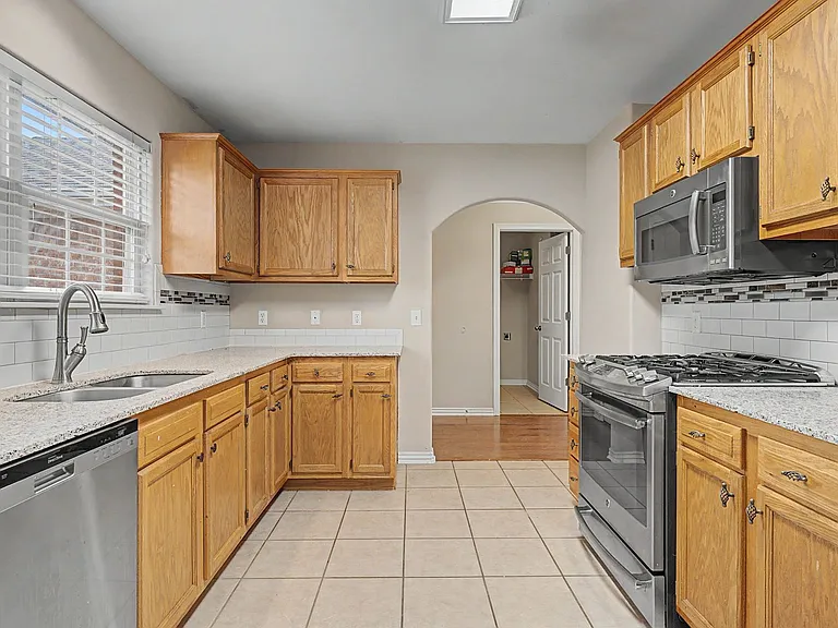3801 SW Carriageway Ave — Photo 7