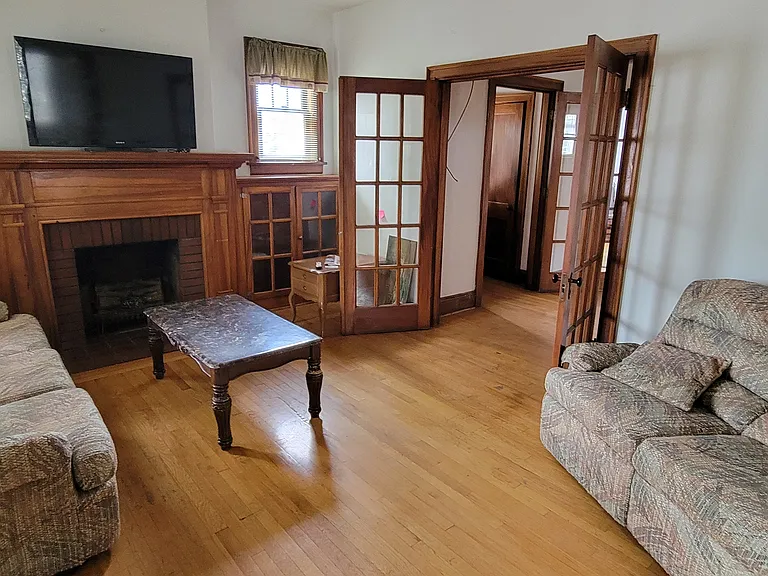 302 E Prospect St — Photo 5