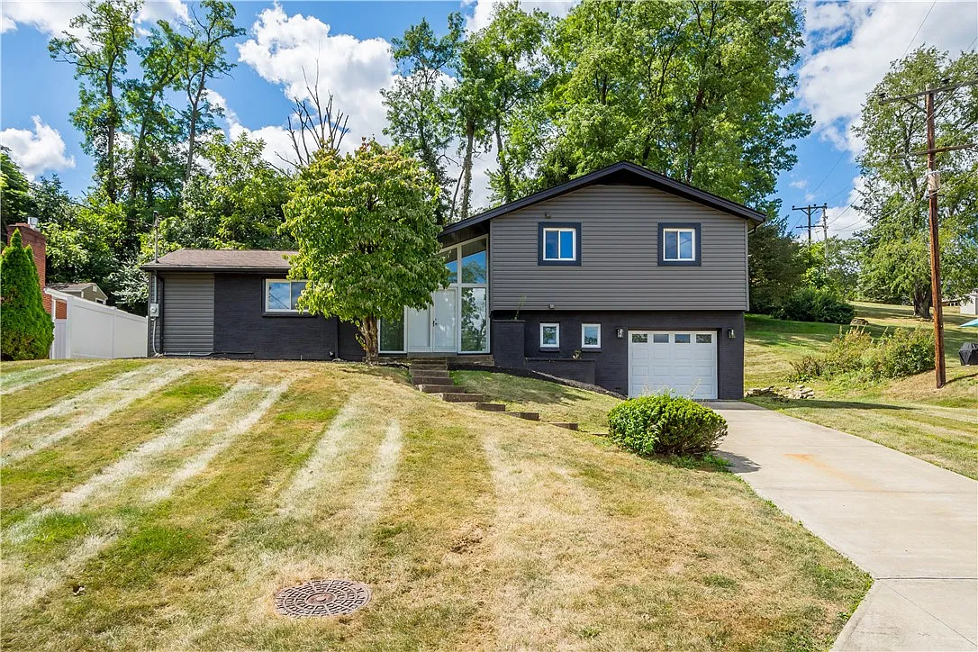 659 Alpine Dr photo 1