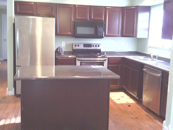 3rd image of 1913 Penwood Dr