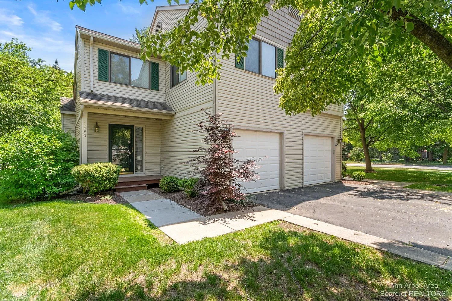 1390 Patricia Ave photo 1