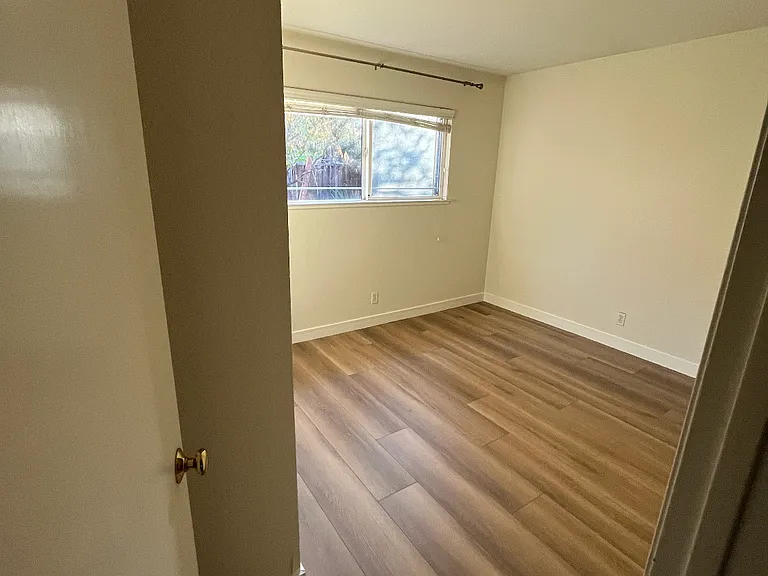 2726 Sand Point Dr — Photo 7