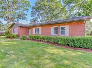 197 Banner Farm Rd, Mills River, NC 28759