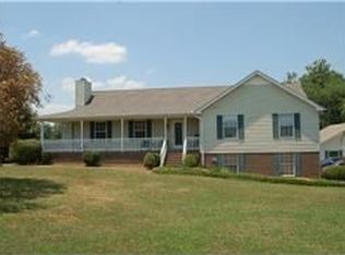 212 Arnetty Dr, Cottontown, TN 37048