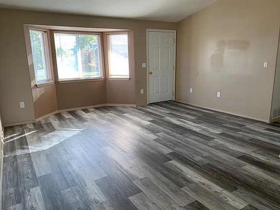 3rd image of 12608 W Chandler Ave