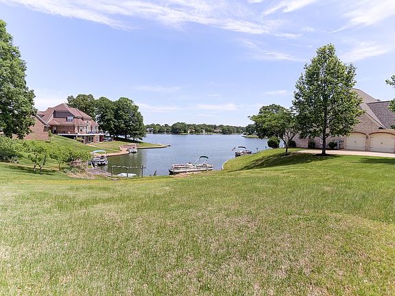 2nd image of 9937 N Windward Slope Dr #112