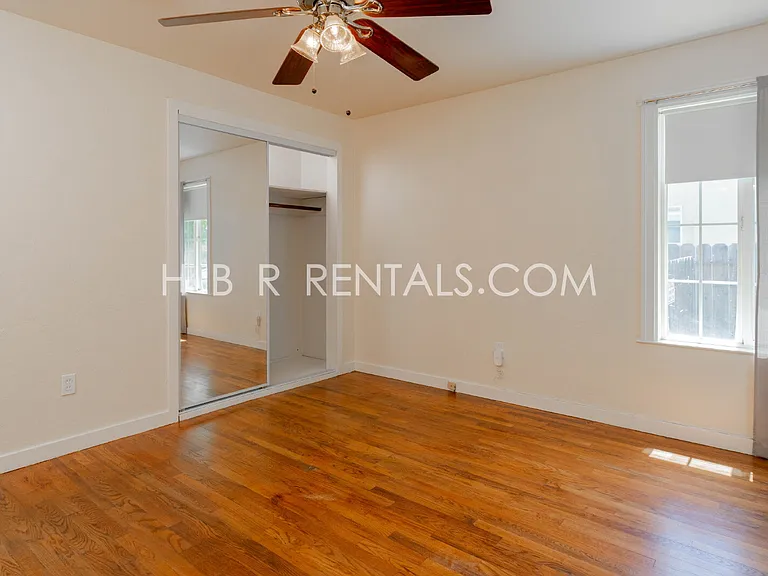 1650 Bessie Ave — Photo 9