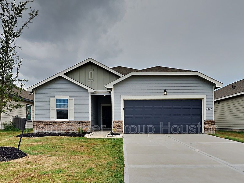 1st image of 1041 Banyon Tree Ln