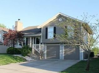 205 NE 103rd Ter, Kansas City, MO 64155