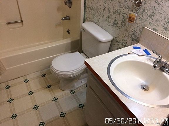 5th image of 128 E Barnacle Blvd
