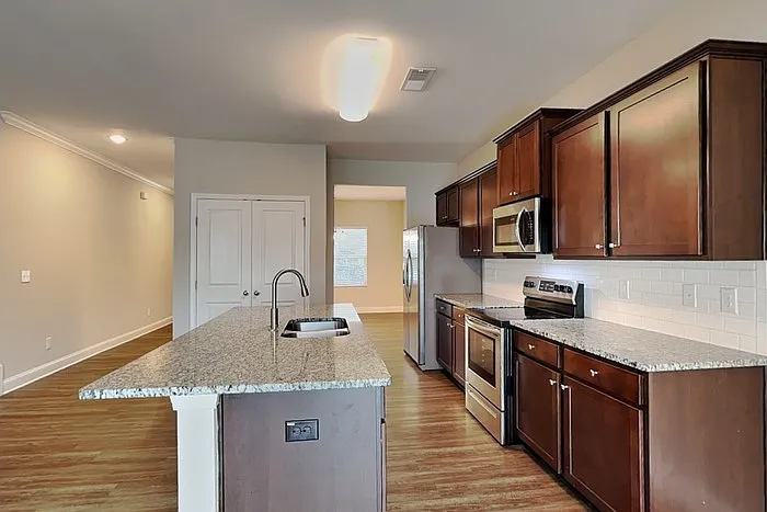 3828 Sapphire Ridge Ct — Photo 4