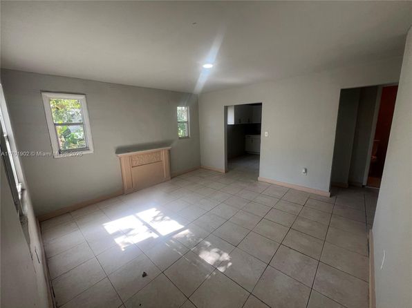755 NW 97th St, Miami, FL 33150