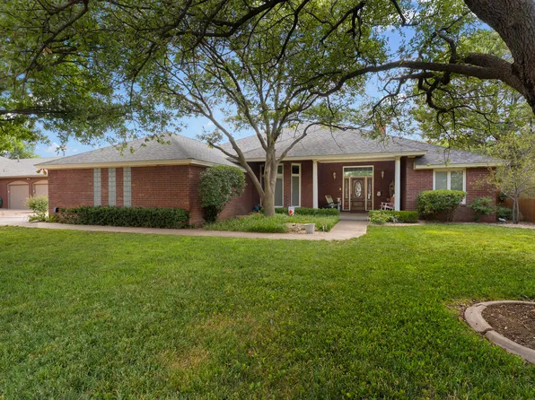 1607 Avenue H, Abernathy, TX 79311