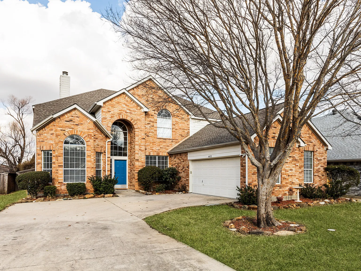 4 bed, 3.5 bath, 3409 sqft, $8,294 — Photo 1