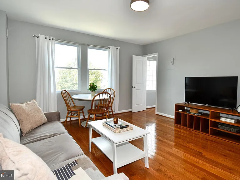 1643 Montello Ave NE #4 — Photo 8