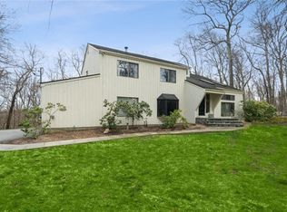 11 Davids Ln, Pound Ridge, NY 10576