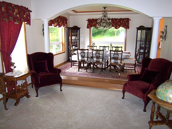 5th image of 1002 Kerria Ln