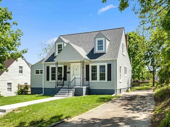 125 12th St NW, Pulaski, VA 24301