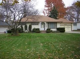 14028 Settlement Acres Dr, Brookpark, OH