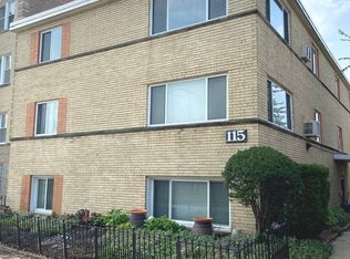 115 Garfield St APT 3A, Oak Park, IL 60304