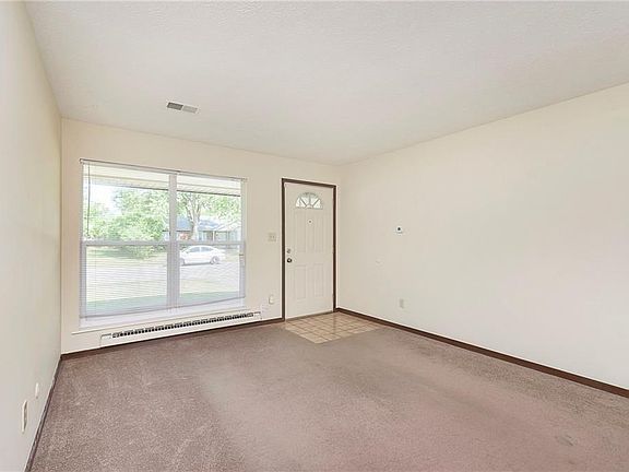 4th image of 3046 Pawnee Dr
