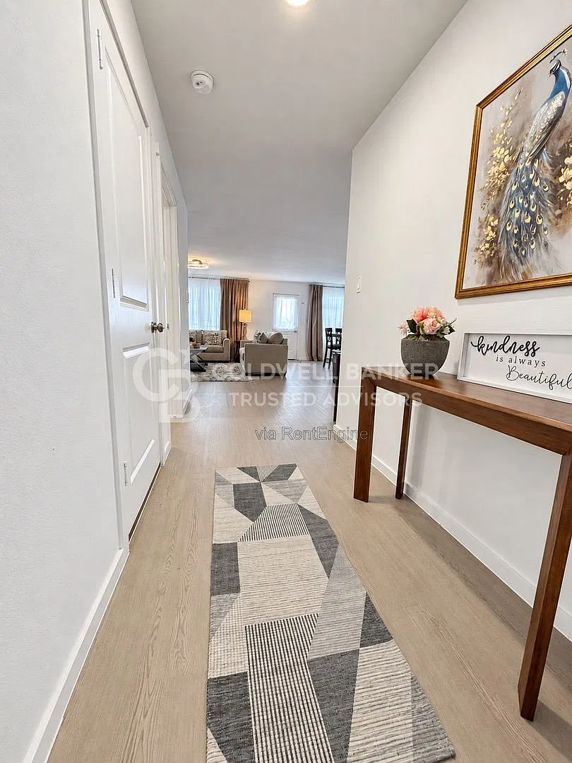 3 bed, 2.0 bath, 1413 sqft, $3,000 — Photo 4