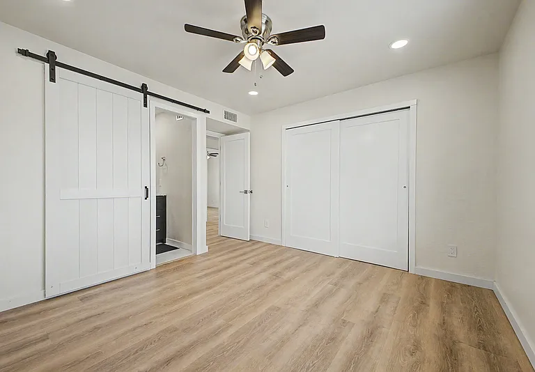 3430 E Poinsettia Dr — Photo 16
