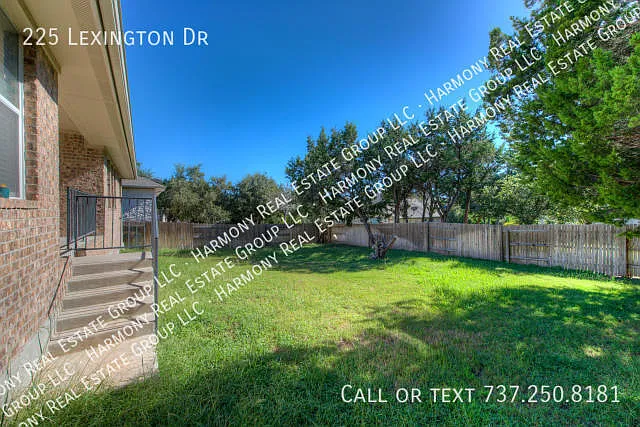 225 Lexington Dr — Photo 4