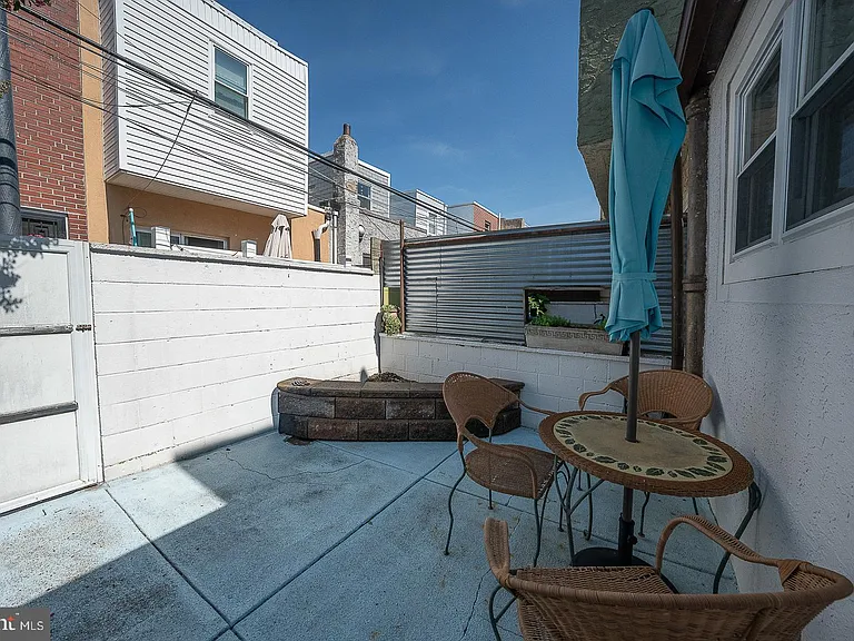1916 S Alder St — Photo 36