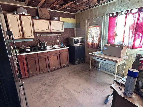 4th image of 1006 S Union Ave
