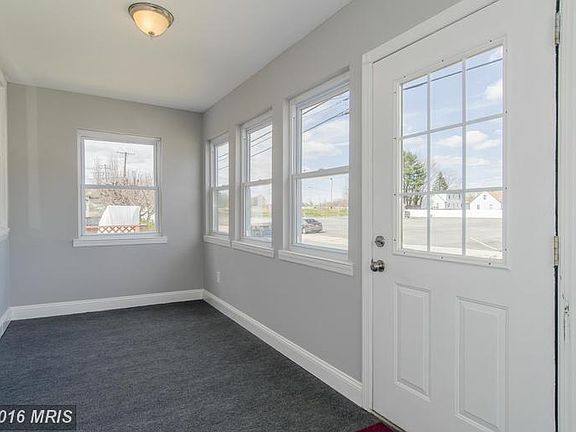 2nd image of 6715 Pine Ave
