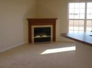 712 B Harbor Woods Dr, Ofallon, IL 62208