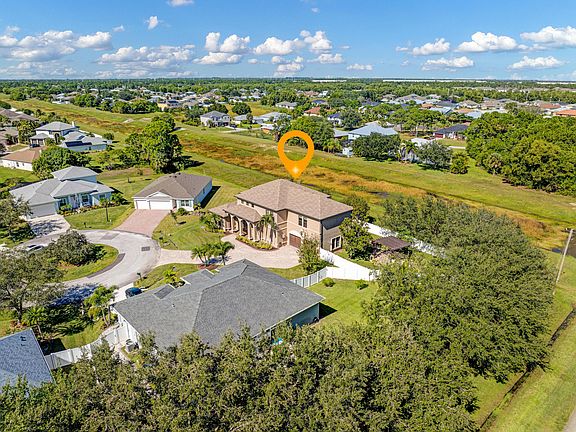 3rd image of 5811 NW Blue Bonnet Court