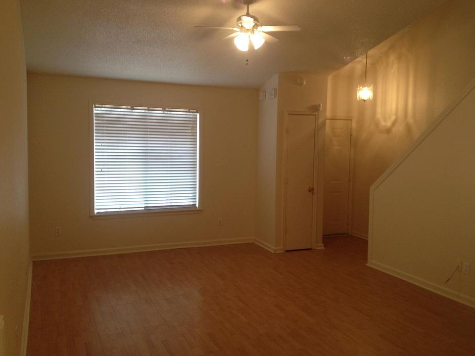 2nd image of 2908 Capital Park Dr
