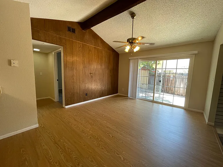 6900 Trovita Way — Photo 5
