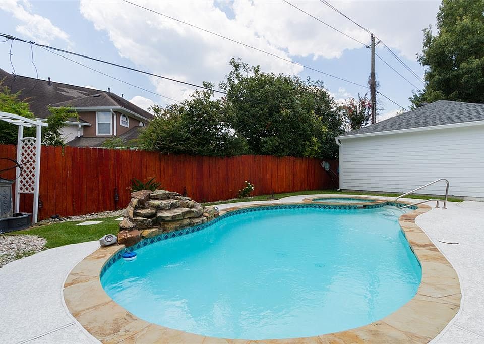 1st image of 3015 Kismet Ln