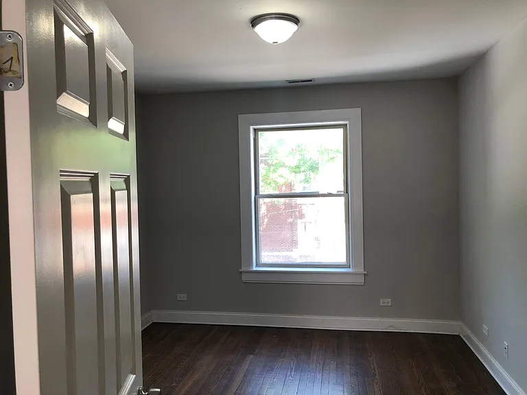 4004-4006 N Hamlin Ave #2N — Photo 5