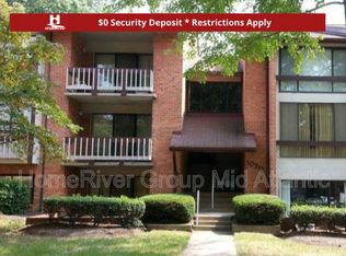10212 Bushman Dr APT 202, Oakton, VA 22124