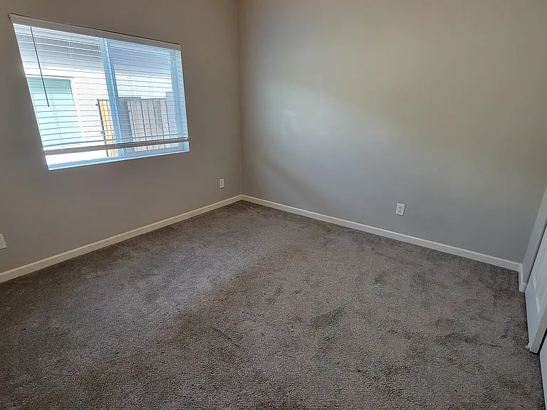 8017 S 6th Dr — Photo 22
