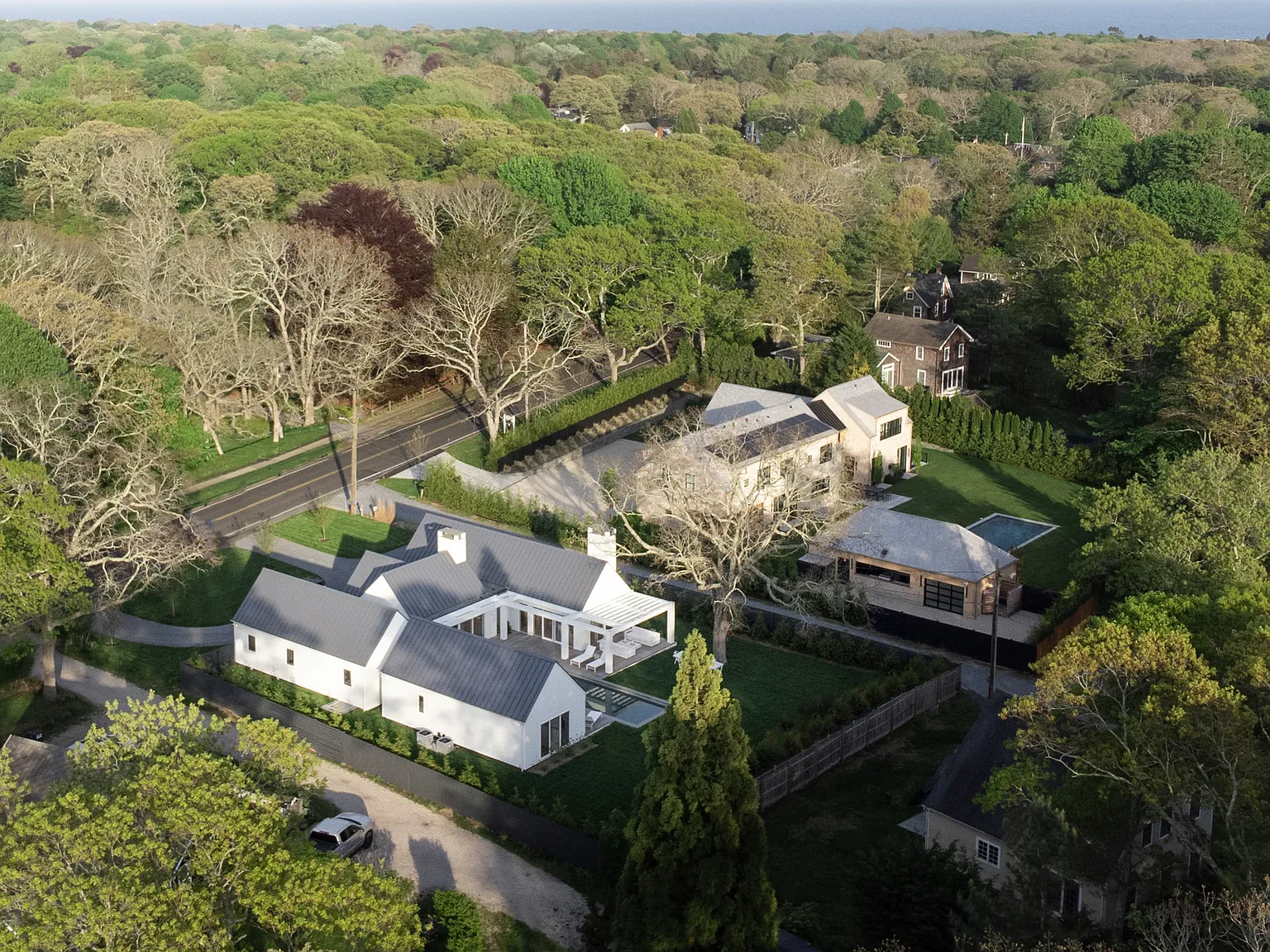 New Modern Luxury in Amagansett — Photo 4