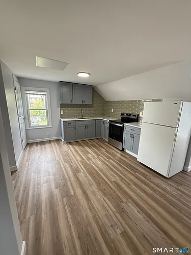 103 Walnut St #3 Photo 1