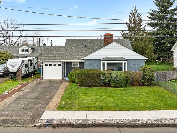 2nd image of 2412 E 6th St