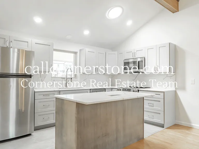 2695 Norwich Dr — Photo 4